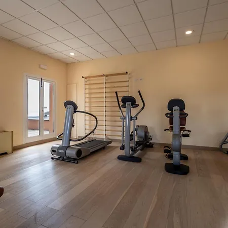 Hotiday Pineta Otel 4*